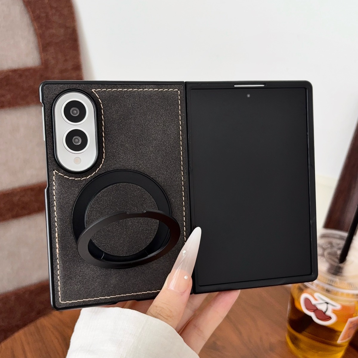 Magnetic Charging Stand - Funda de Piel de Oveja de