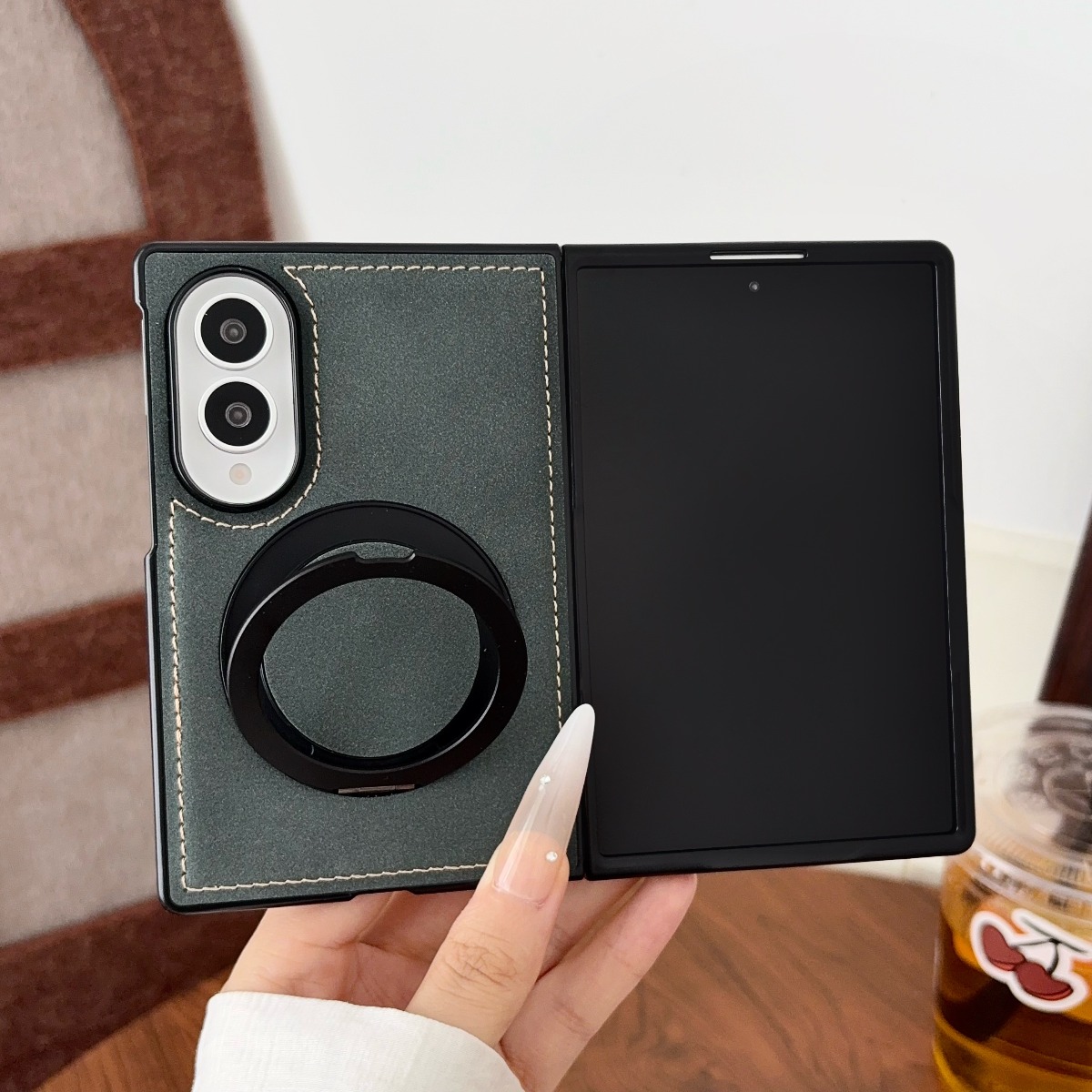 Funda de Piel de Oveja de Lujo - Magnetic Charging Stand reseña y precio